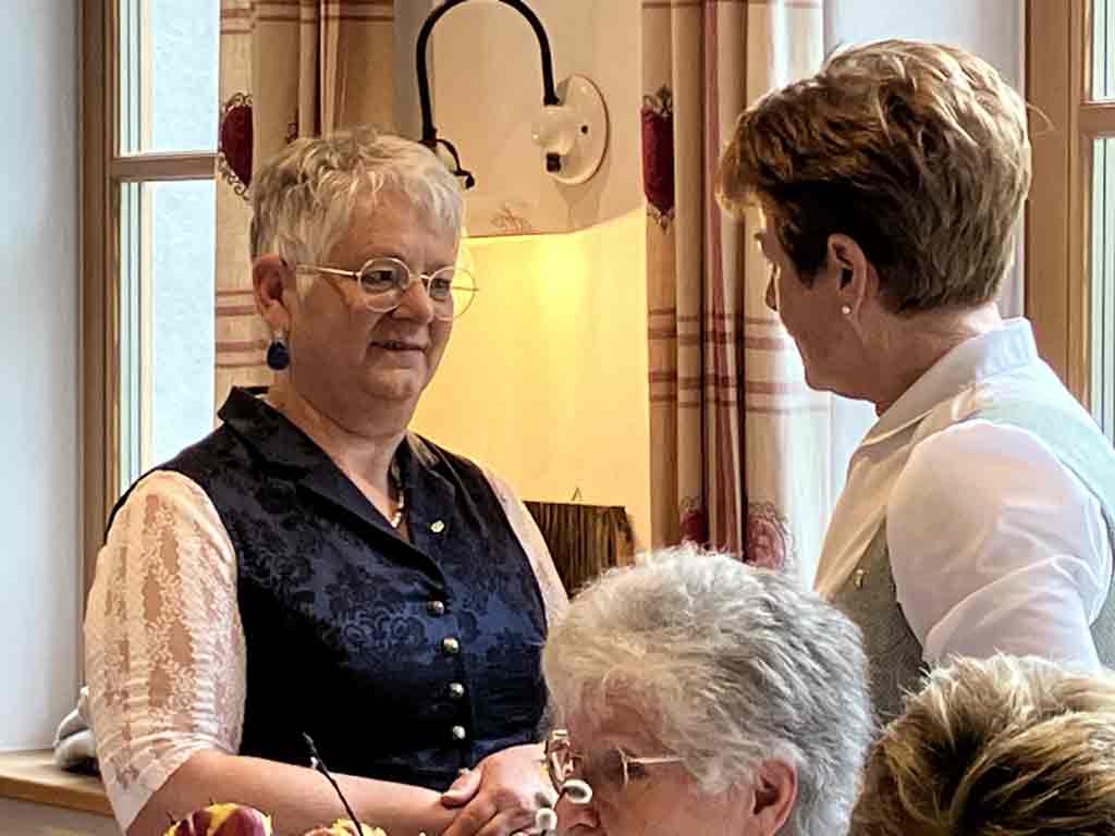 Danke und Alles Gute Karin Ellmer!